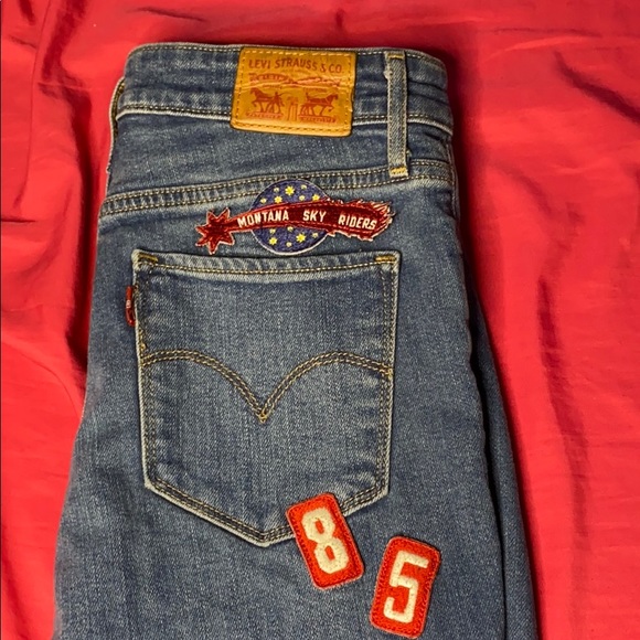 Levi’s 721 High Rise Skinny Jeans with Patches - Picture 2 of 3